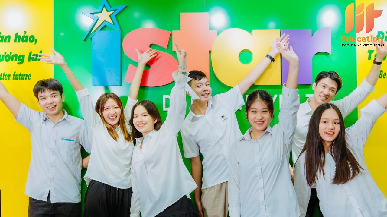 istar English mang đến tinh thần trẻ trung phù hợp cho học sinh, sinh viên.