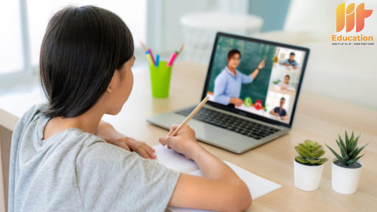 Hình thức học online ngày càng phổ biến.